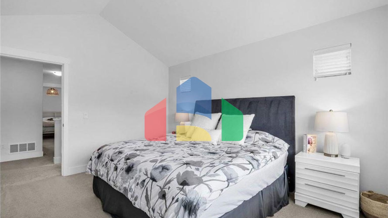 Residential - Single Family Home - Surrey, Canada - Canada