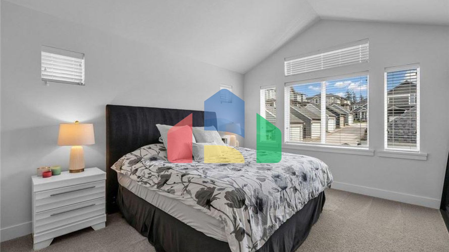 Residential - Single Family Home - Surrey, Canada - Canada