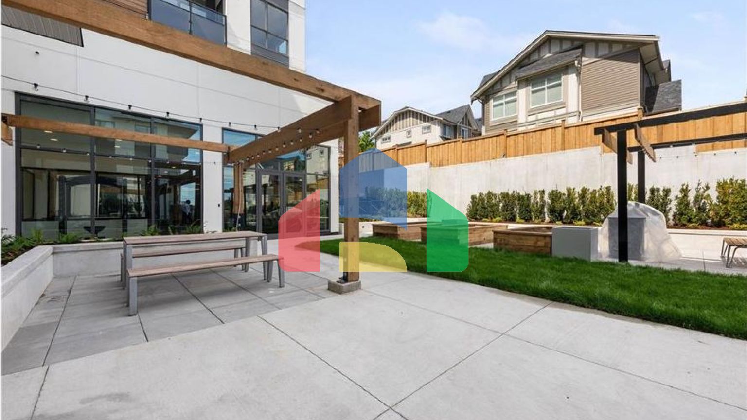 Residential - Condo/Apartment - Surrey, Canada - Canada