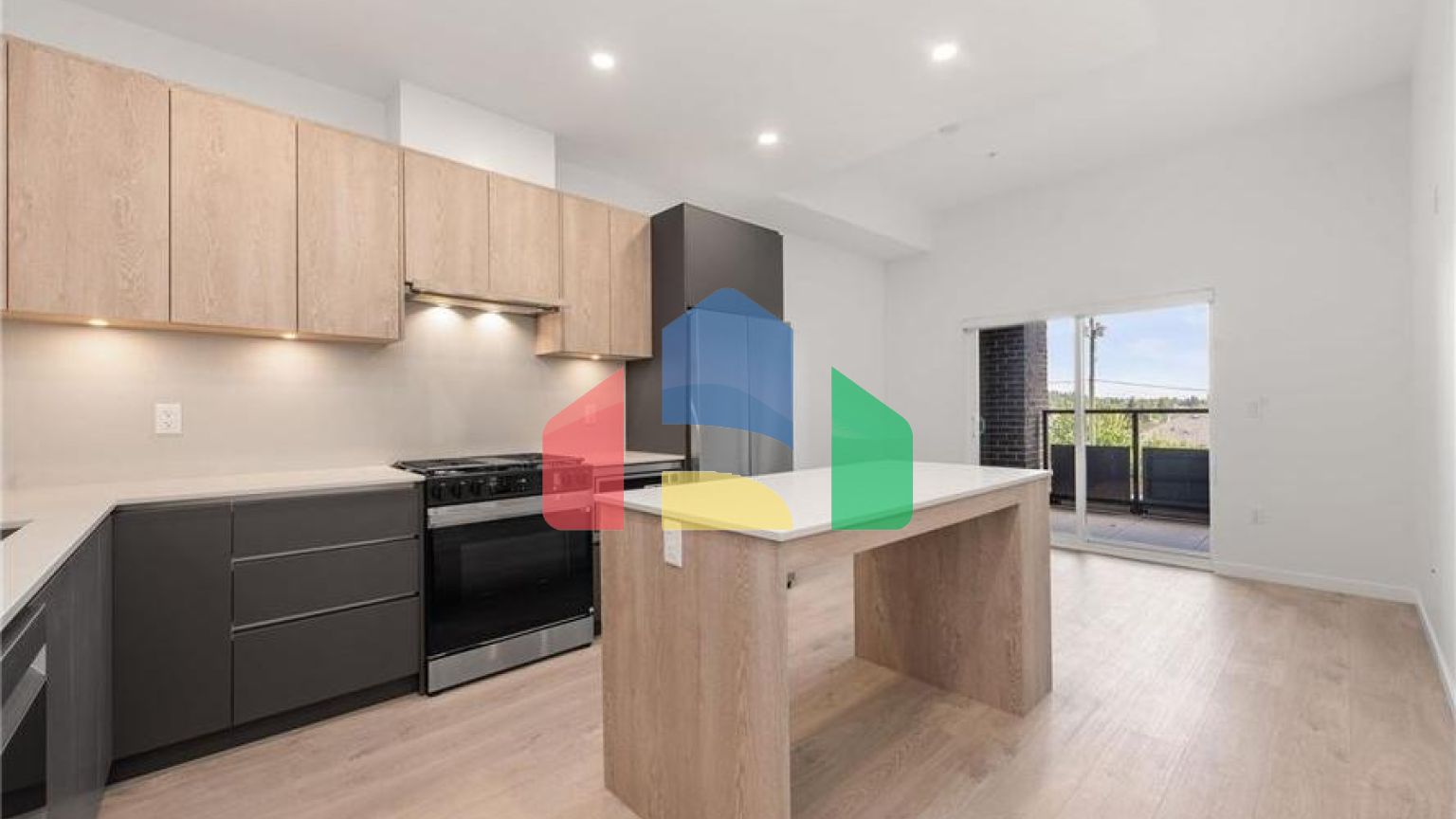 Residential - Condo/Apartment - Surrey, Canada - Canada