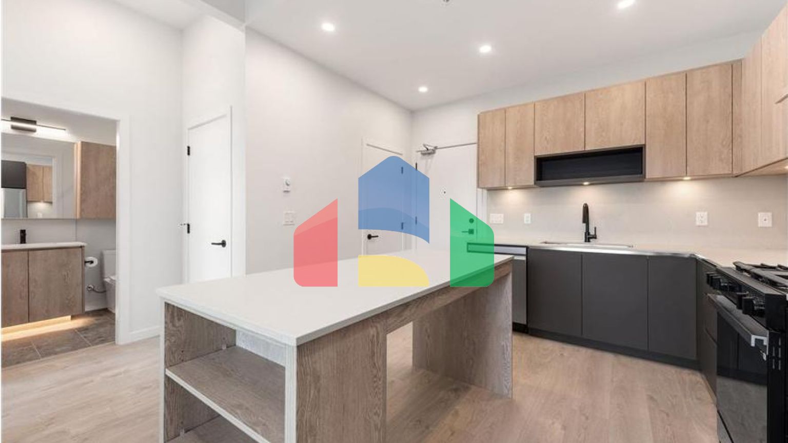 Residential - Condo/Apartment - Surrey, Canada - Canada