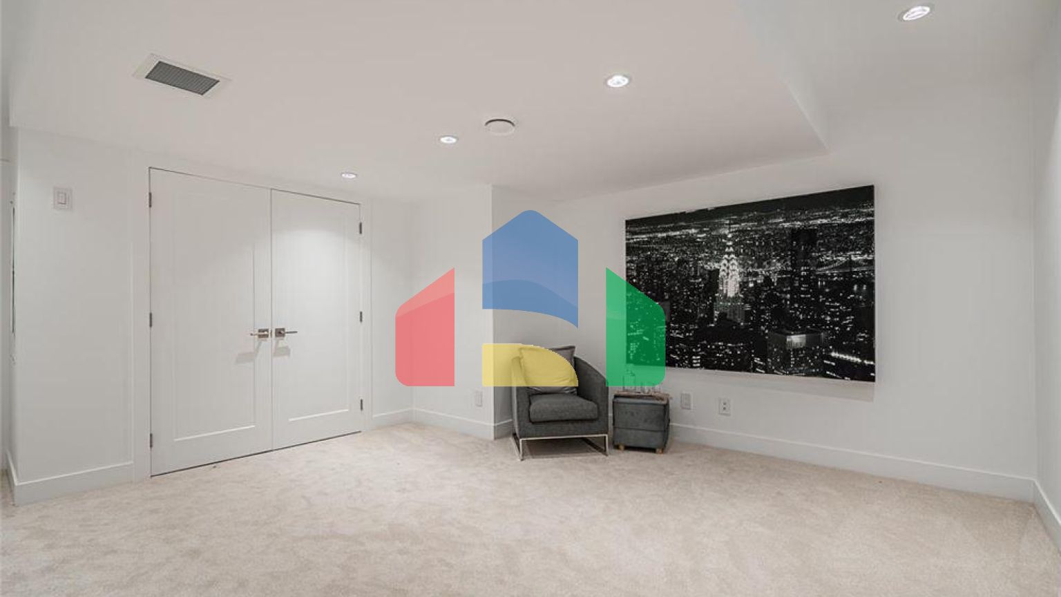 Residential - Single Family Home - Surrey, Canada - Canada