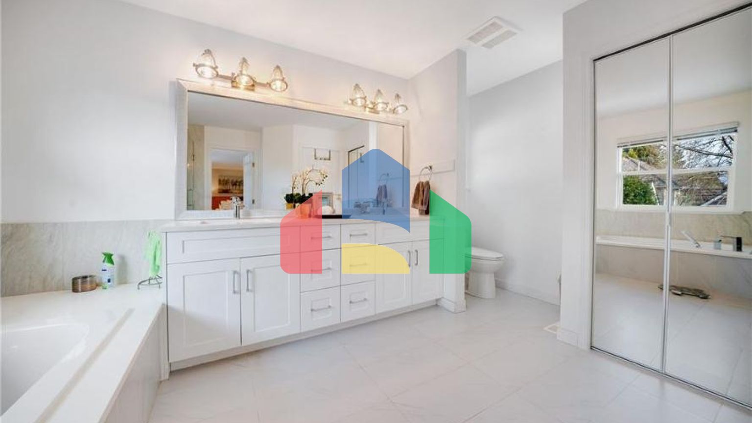 Residential - Single Family Home - Surrey, Canada - Canada