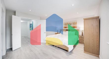 Residential - Single Family Home - Surrey, Canada - Canada