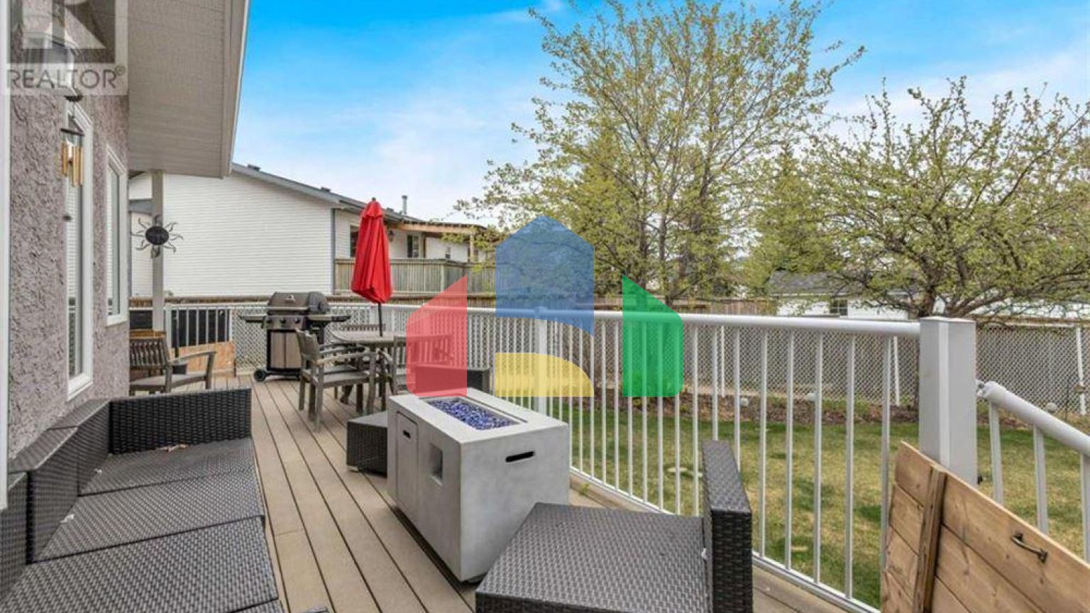 Residential - Single Family Home - Sylvan Lake, Canada - Canada