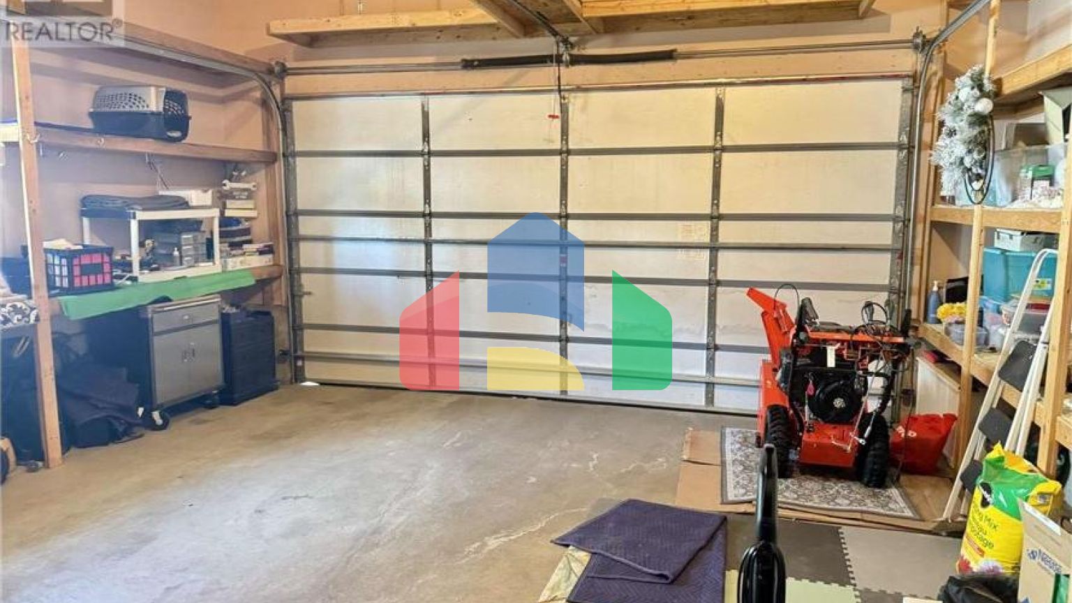 Residential - Single Family Home - Thunder Bay, Canada - Canada