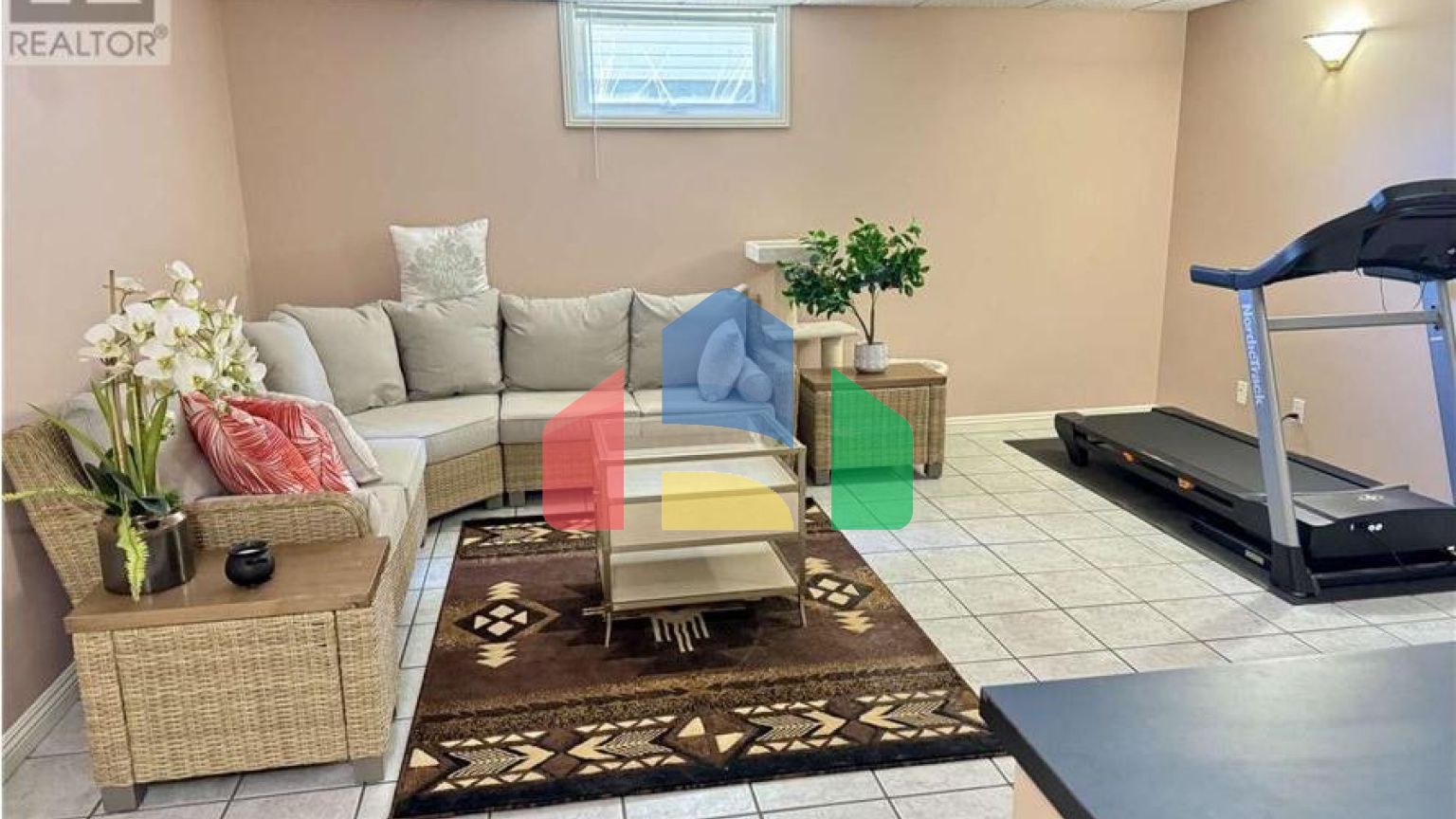 Residential - Single Family Home - Thunder Bay, Canada - Canada