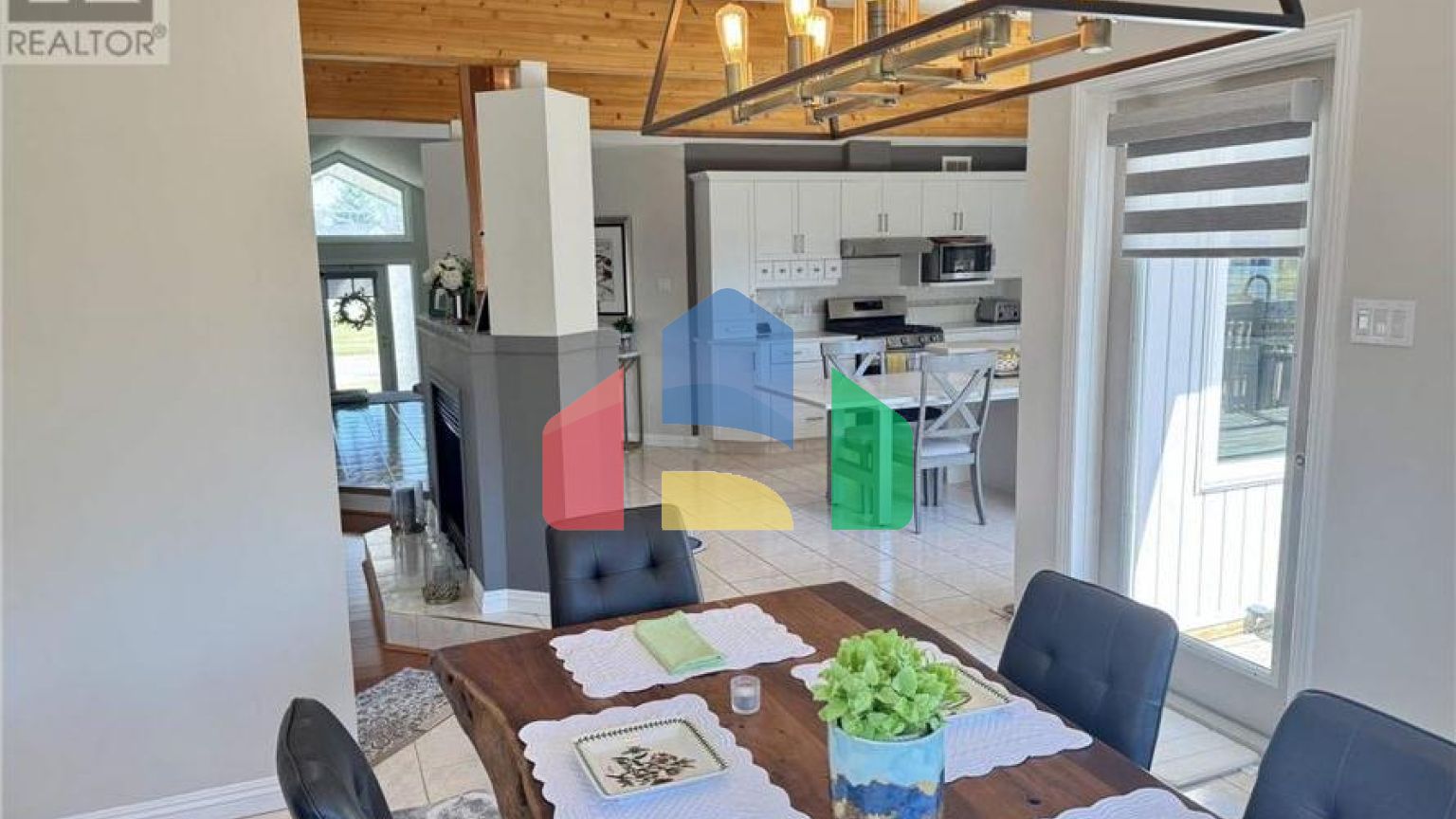 Residential - Single Family Home - Thunder Bay, Canada - Canada