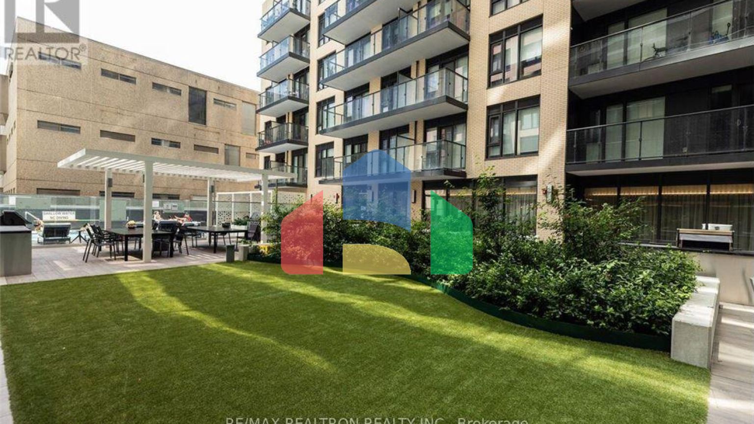 Residential - Condo/Apartment - Toronto, Canada - Canada