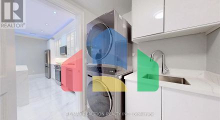 Residential - Single Family Home - Toronto, Canada - Canada