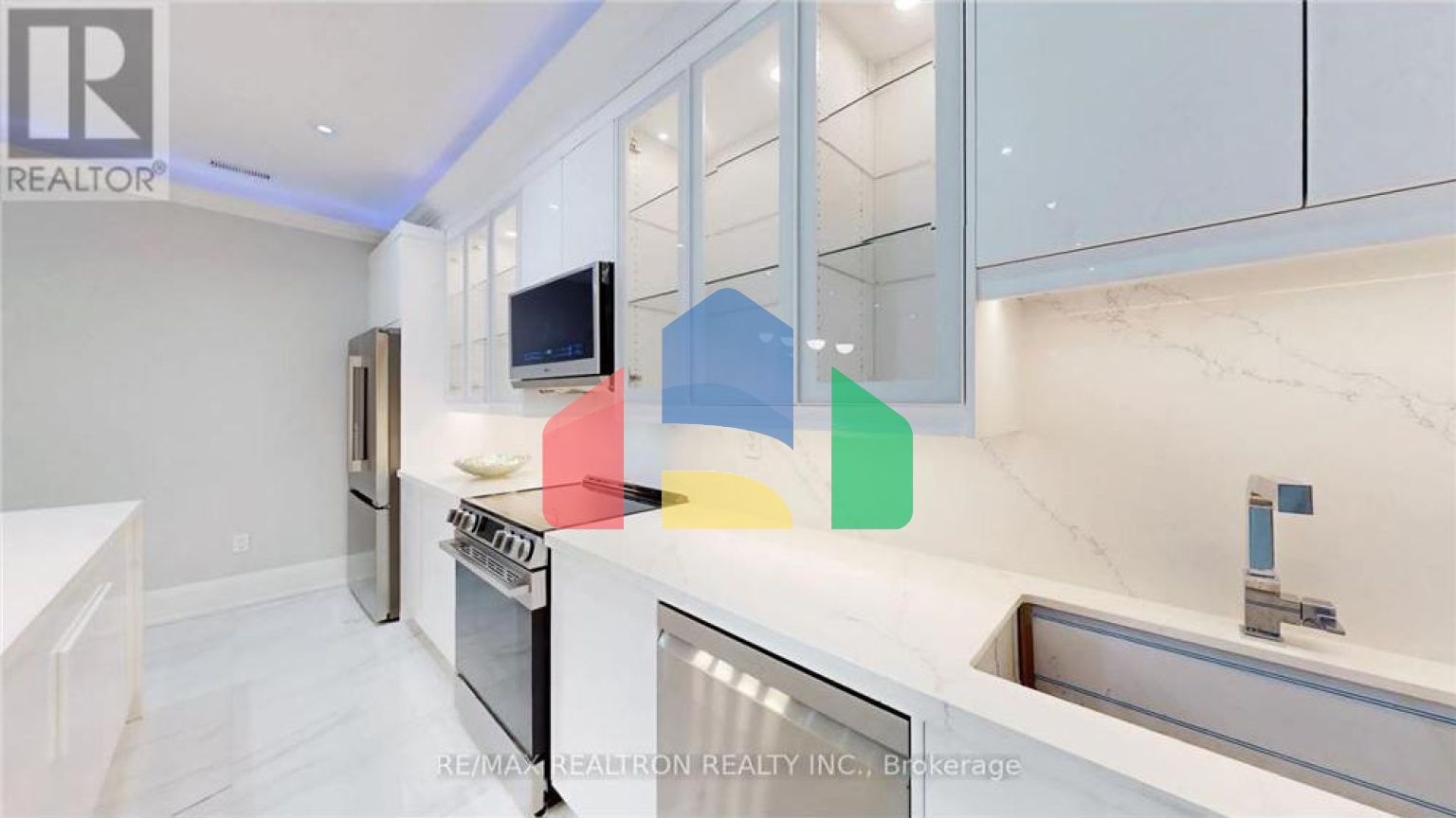 Residential - Single Family Home - Toronto, Canada - Canada