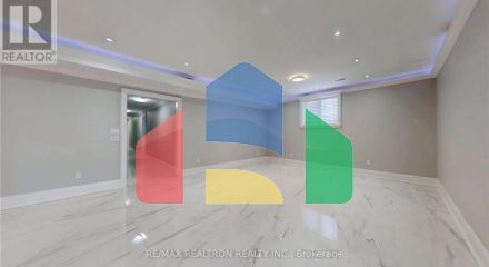 Residential - Single Family Home - Toronto, Canada - Canada