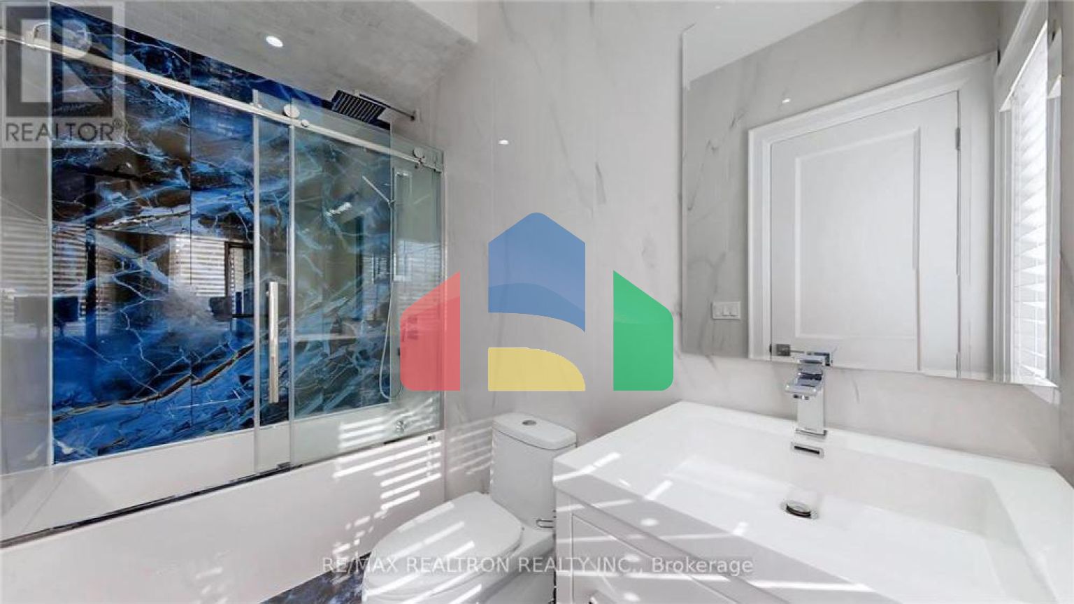 Residential - Single Family Home - Toronto, Canada - Canada