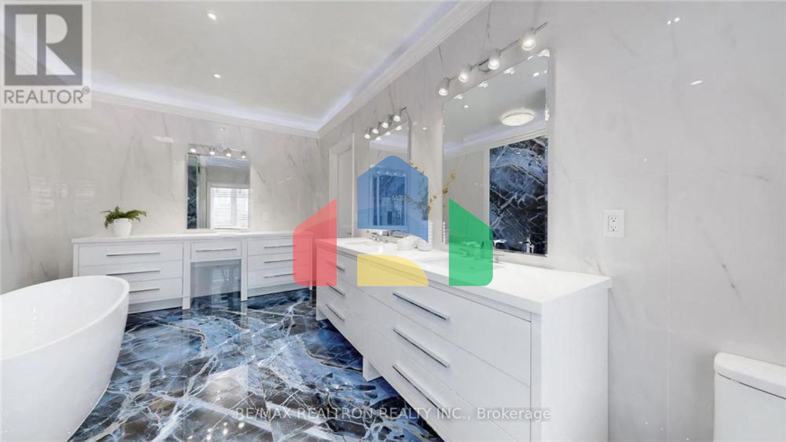 Residential - Single Family Home - Toronto, Canada - Canada