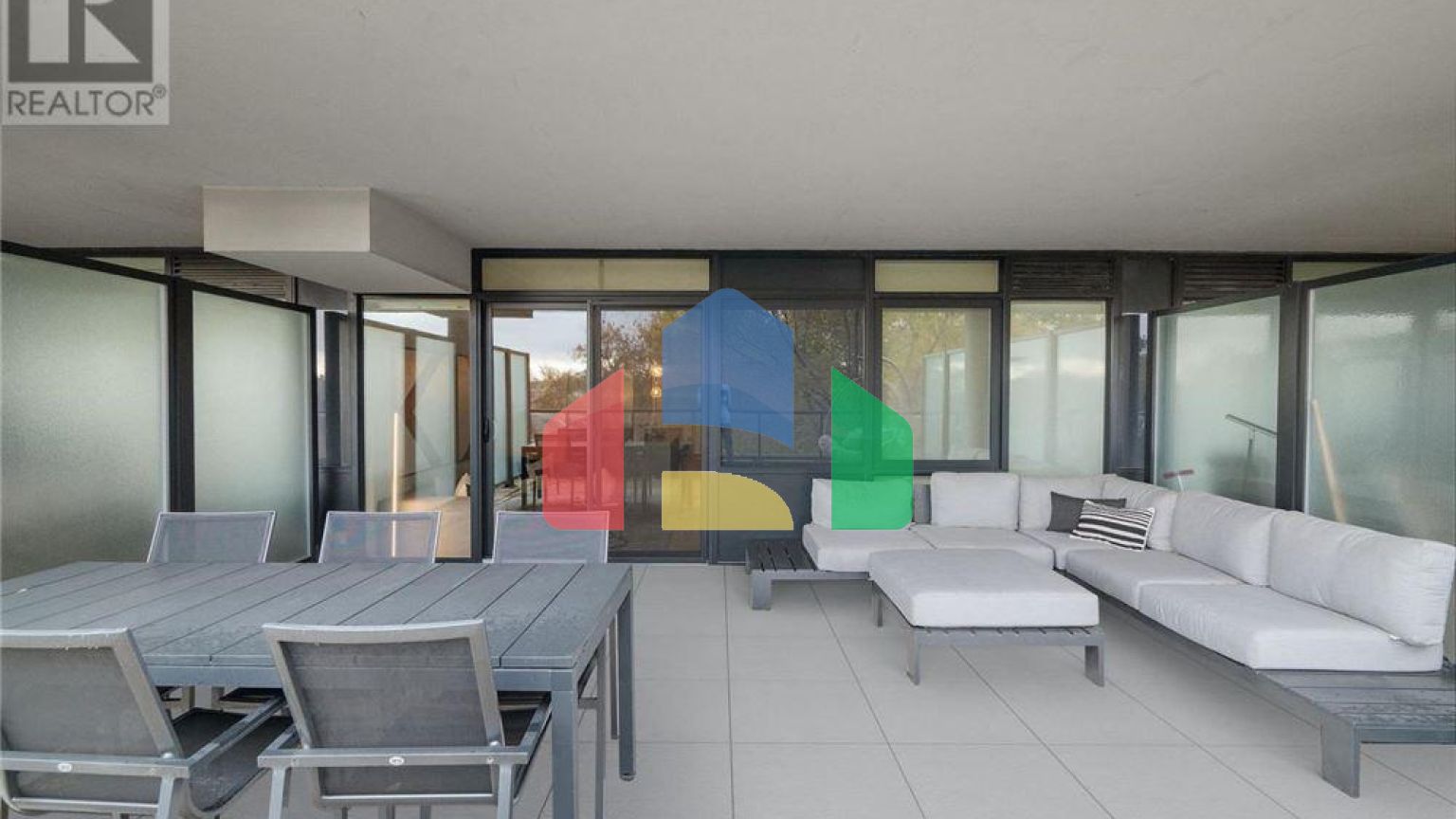 Residential - Condo/Apartment - Toronto, Canada - Canada