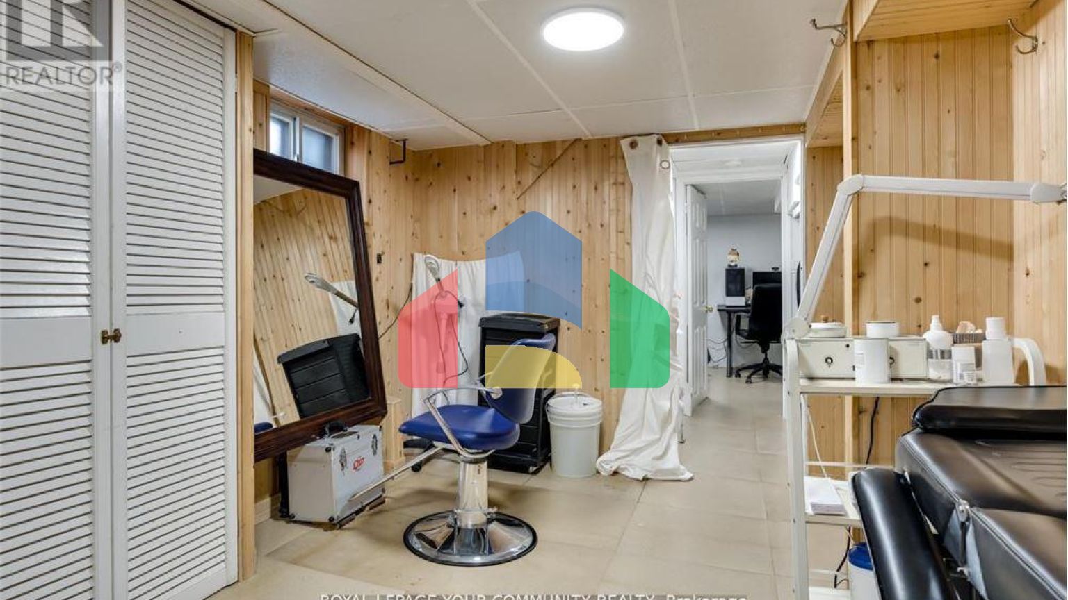 Residential - Single Family Home - Toronto, Canada - Canada