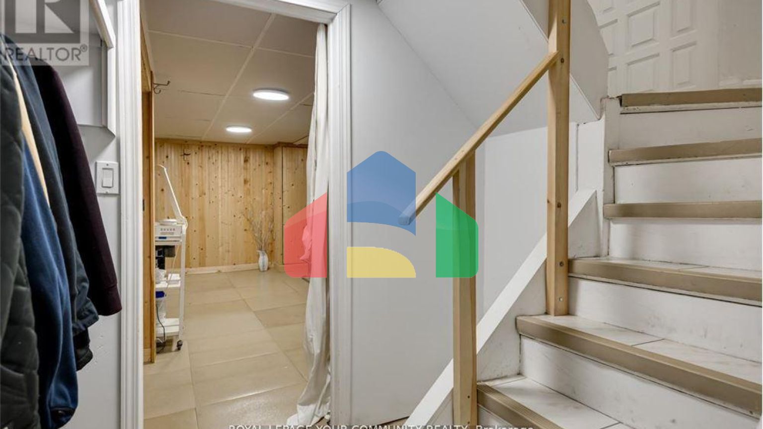 Residential - Single Family Home - Toronto, Canada - Canada