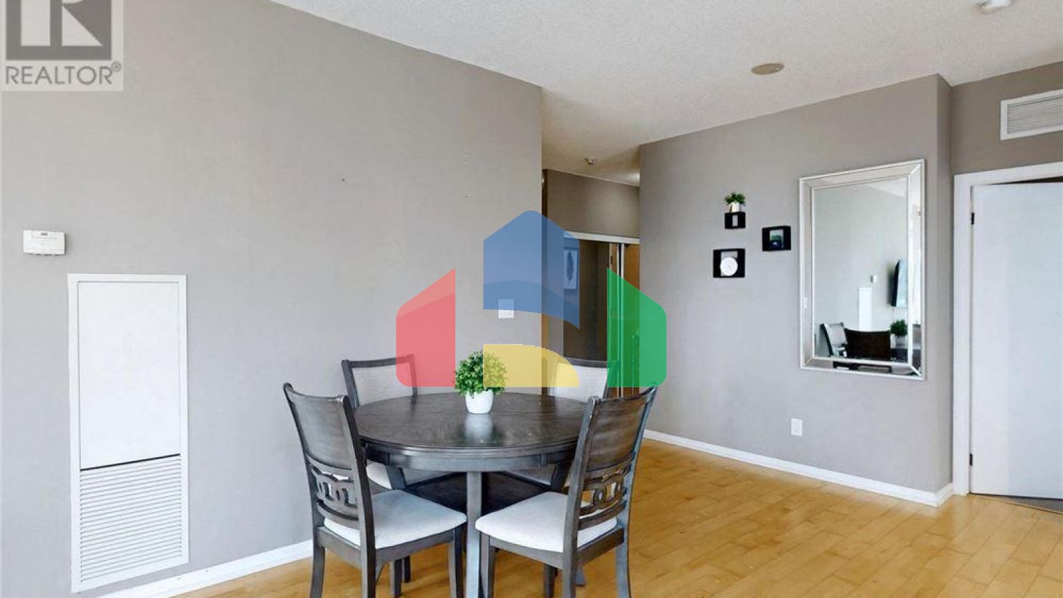 Residential - Condo/Apartment - Toronto, Canada - Canada