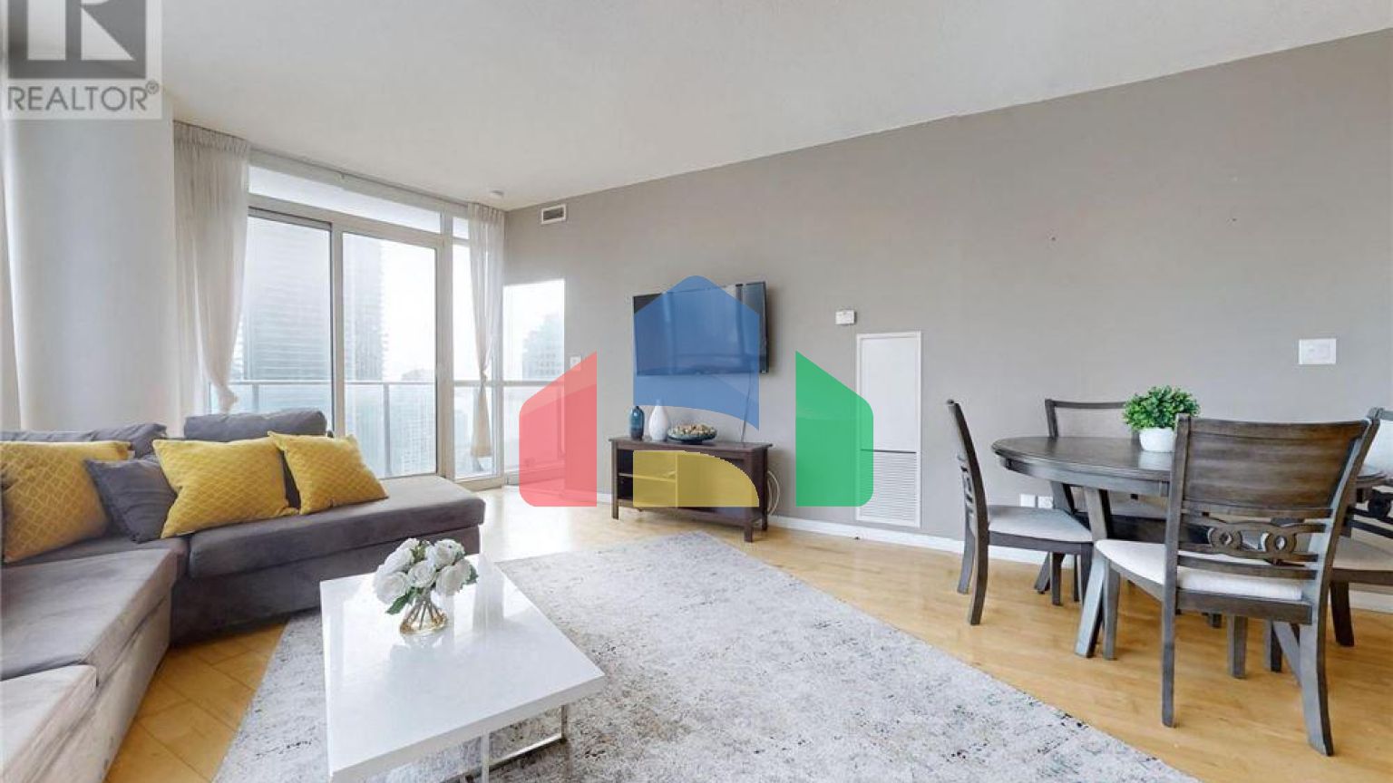 Residential - Condo/Apartment - Toronto, Canada - Canada