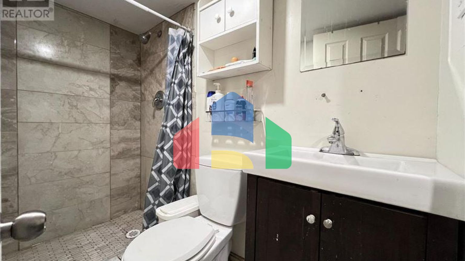 Residential - Single Family Home - Toronto, Canada - Canada