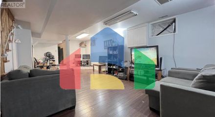 Residential - Single Family Home - Toronto, Canada - Canada