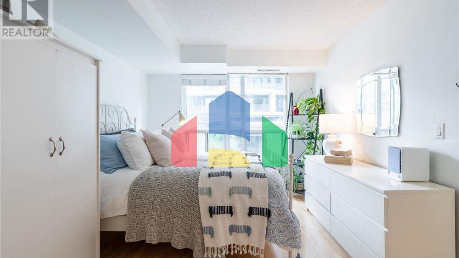 Residential - Condo/Apartment - Toronto, Canada - Canada