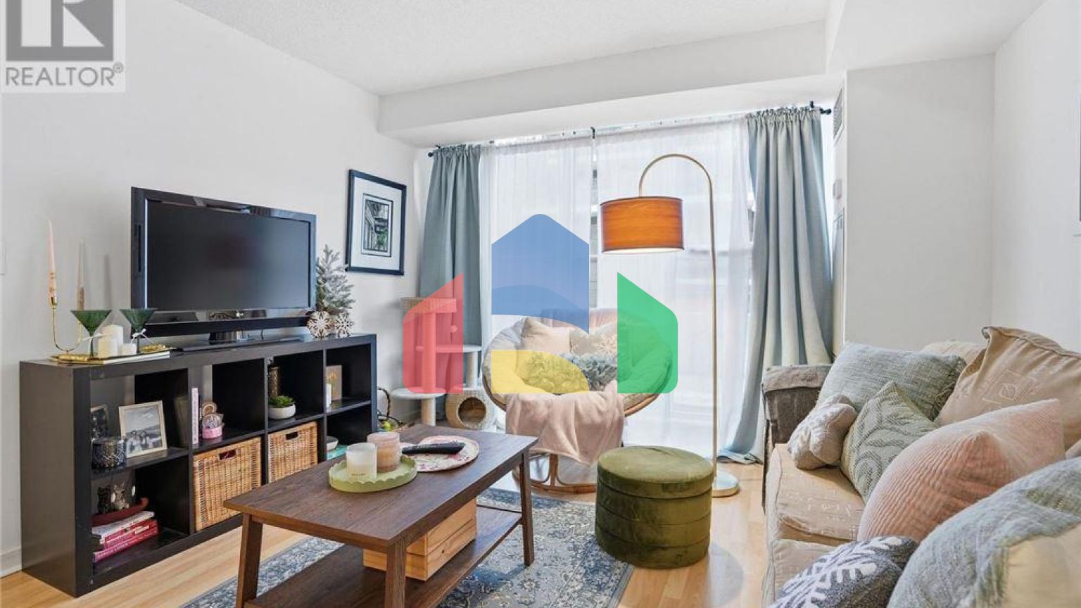 Residential - Condo/Apartment - Toronto, Canada - Canada