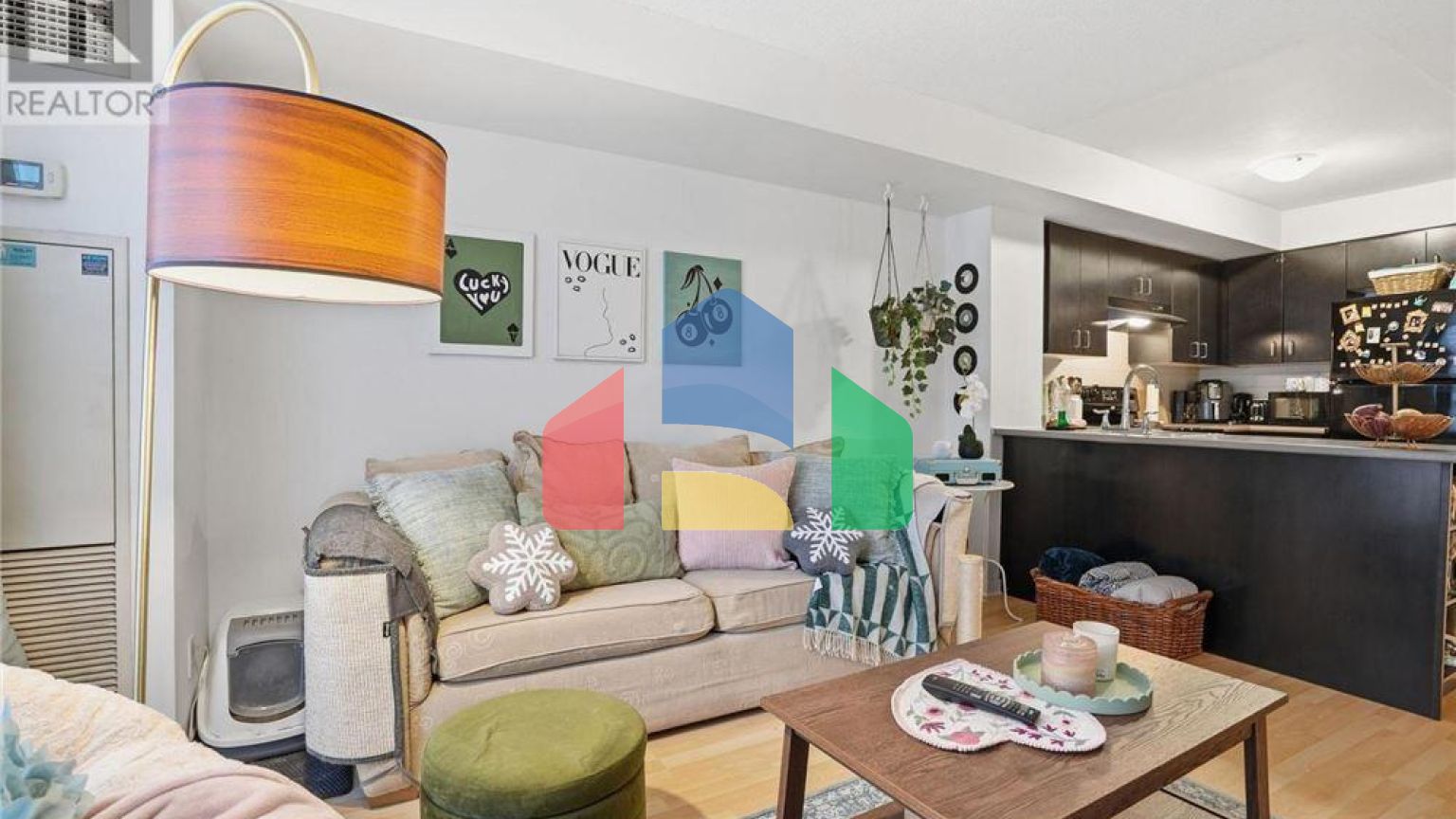 Residential - Condo/Apartment - Toronto, Canada - Canada