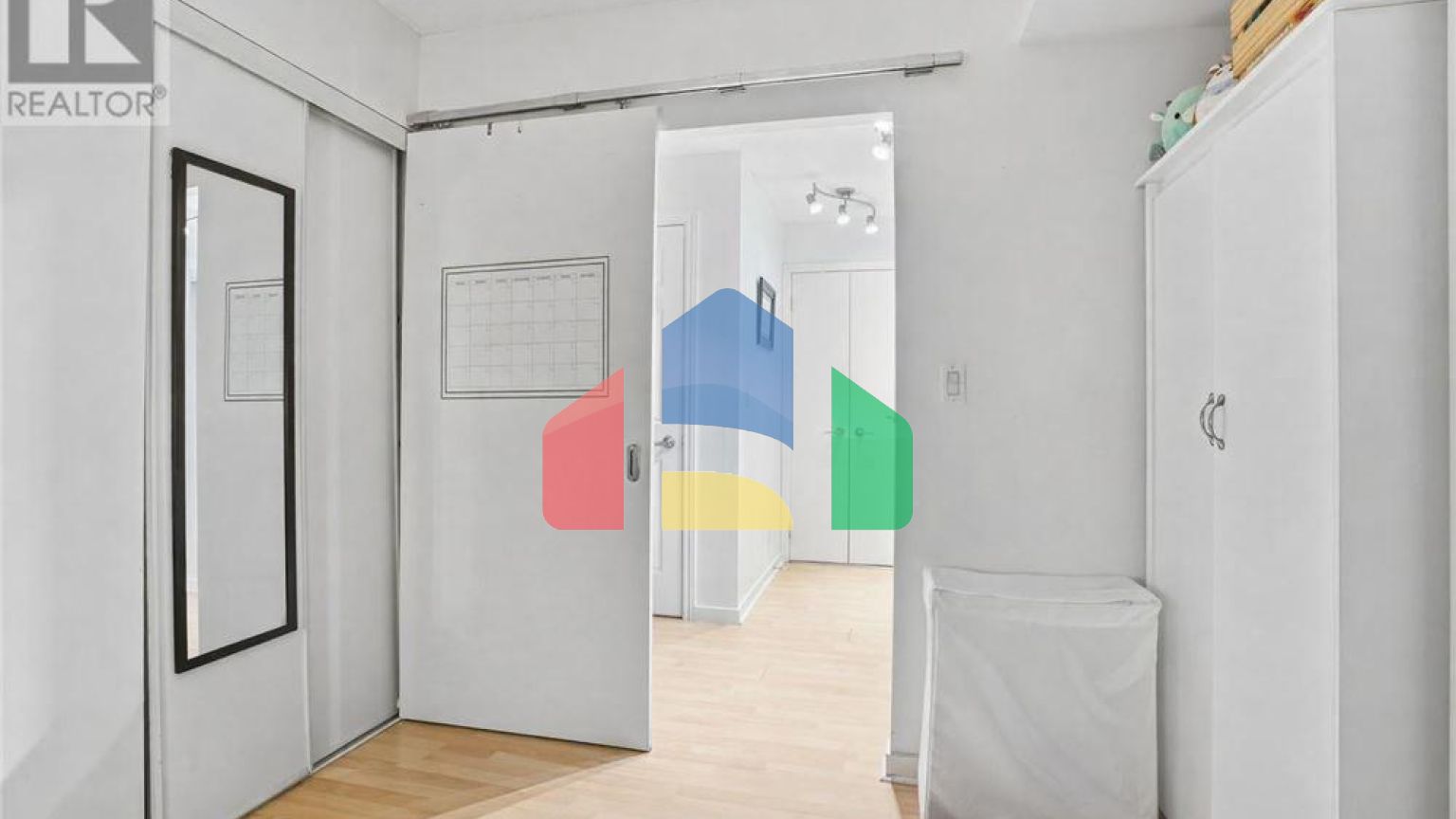 Residential - Condo/Apartment - Toronto, Canada - Canada