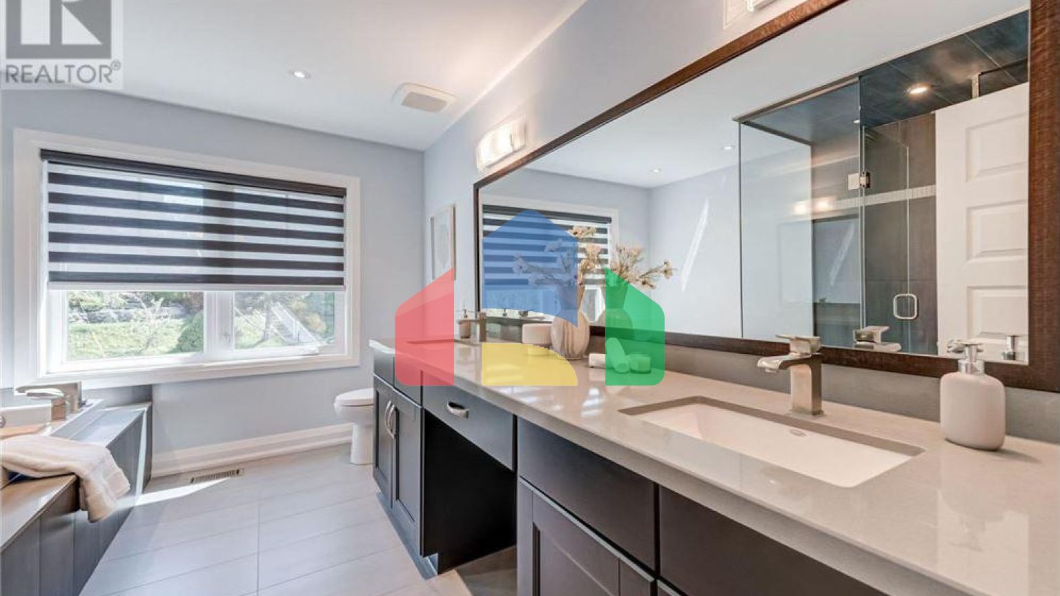 Residential - Single Family Home - Toronto, Canada - Canada