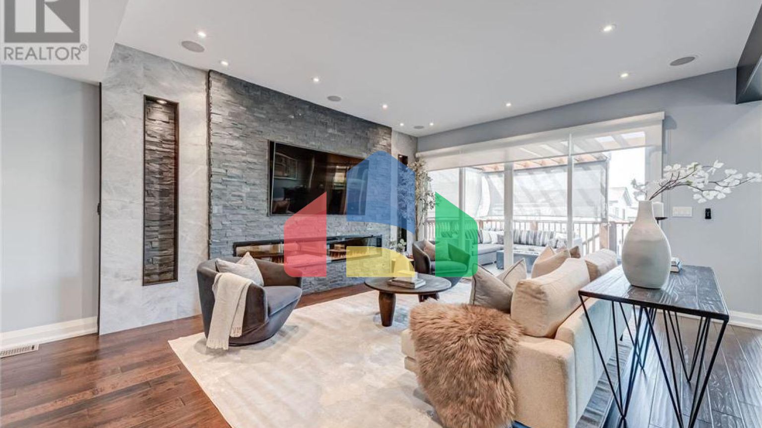 Residential - Single Family Home - Toronto, Canada - Canada