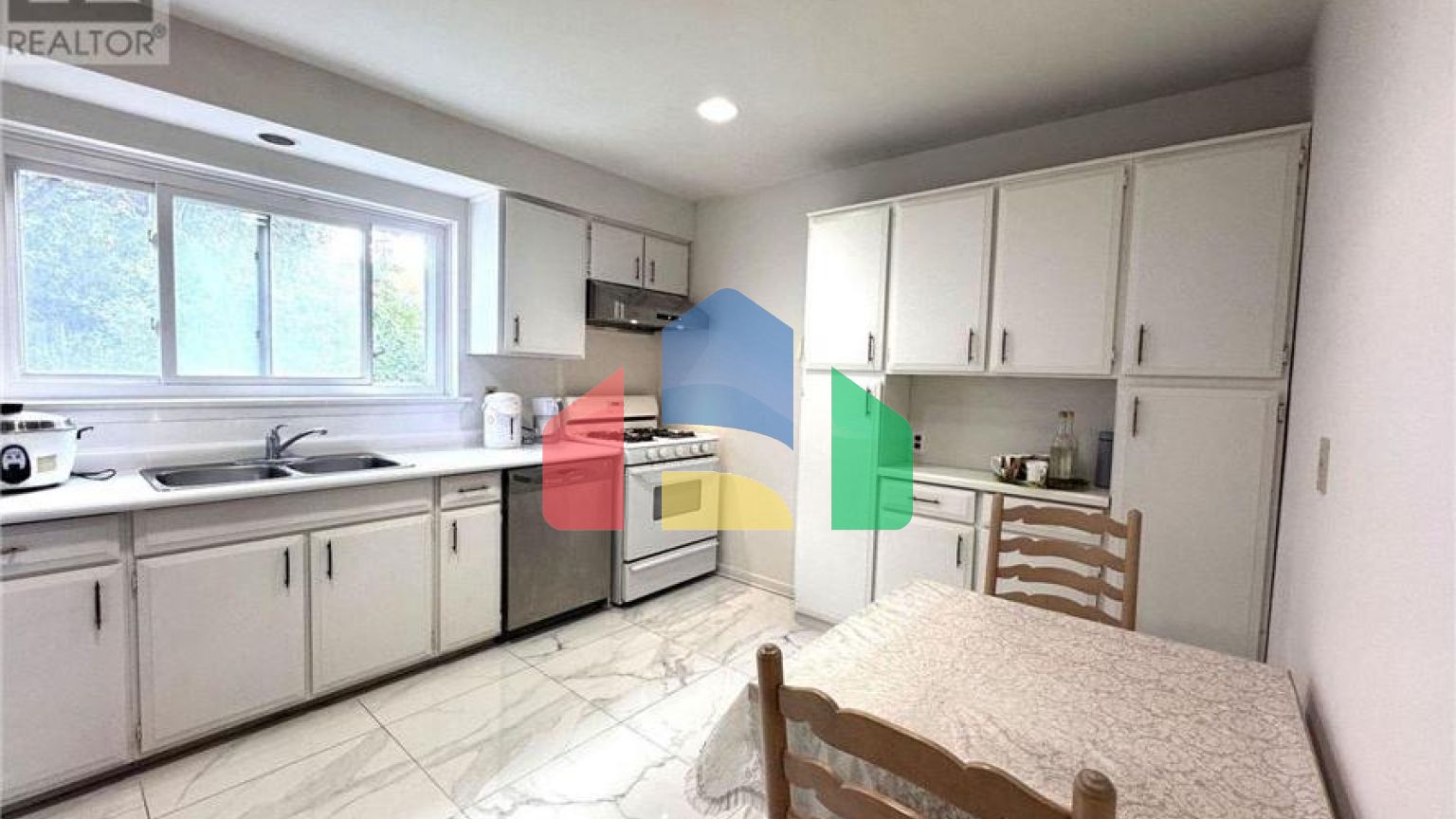 Residential - Single Family Home - Toronto, Canada - Canada