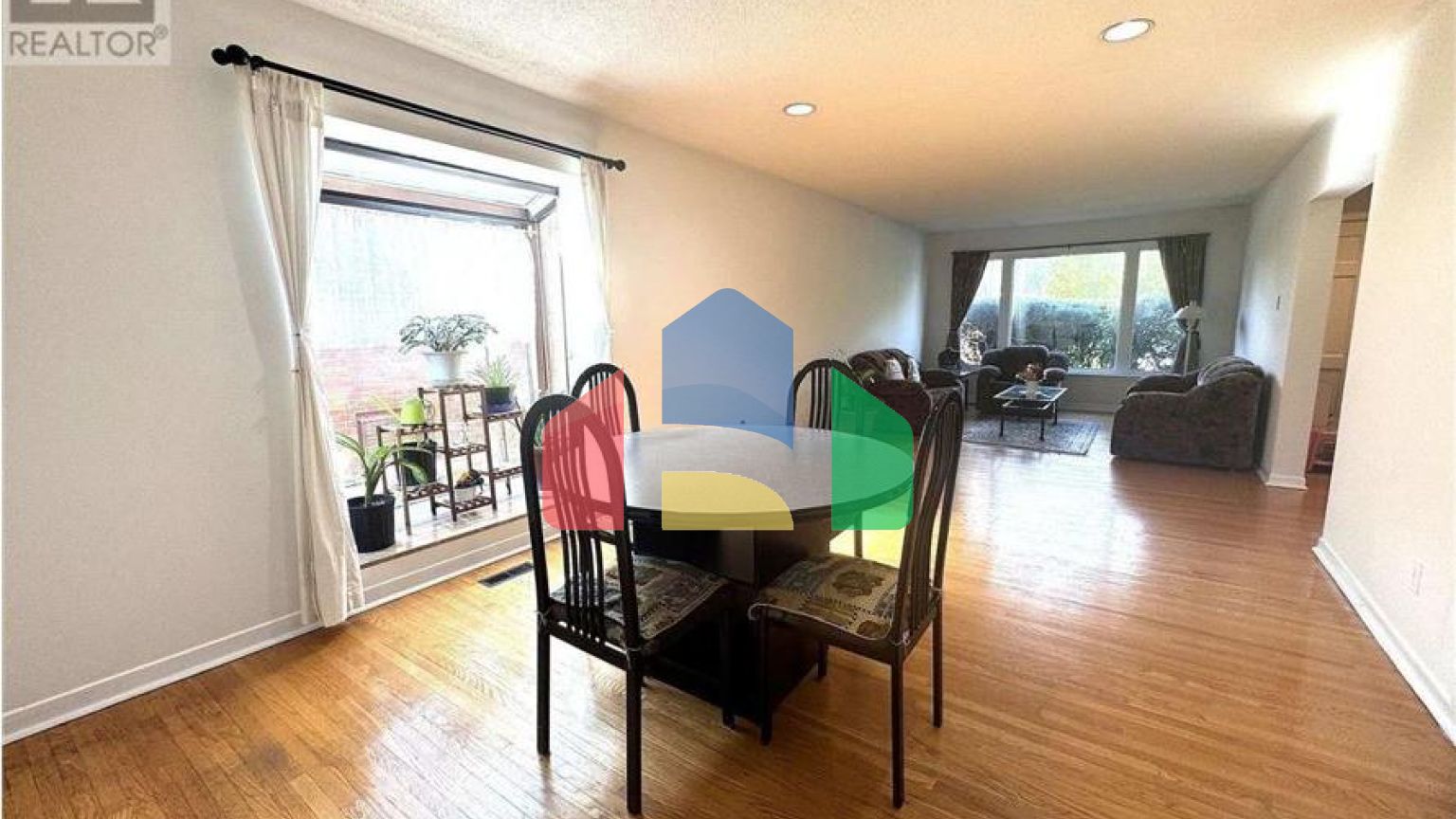 Residential - Single Family Home - Toronto, Canada - Canada