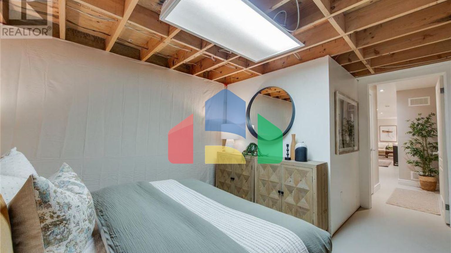 Residential - Single Family Home - Toronto, Canada - Canada