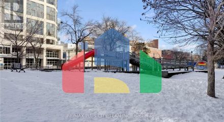 Residential - Single Family Home - Toronto, Canada - Canada