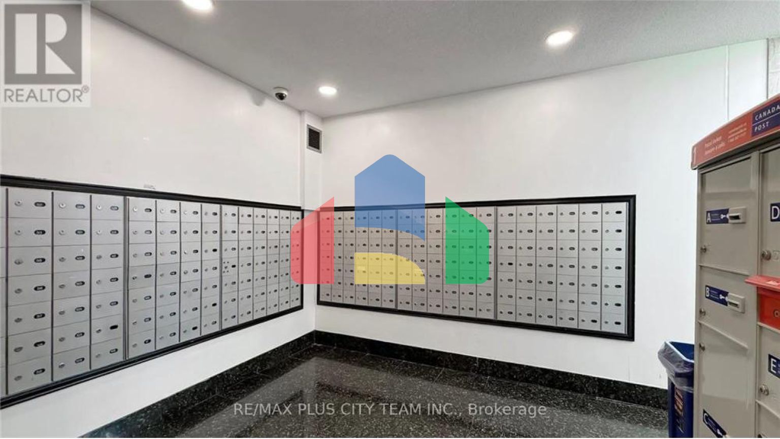 Residential - Single Family Home - Toronto, Canada - Canada