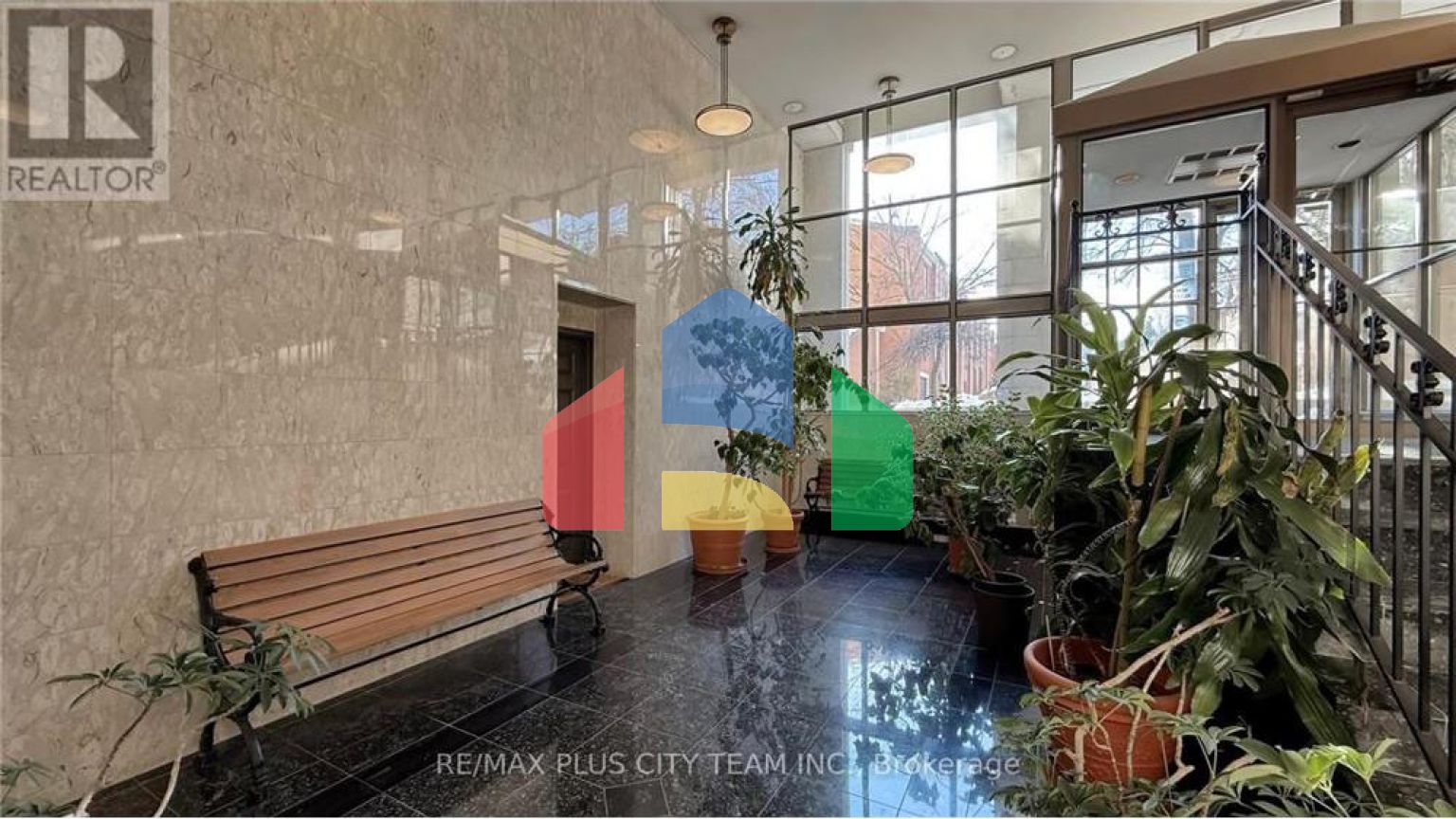 Residential - Single Family Home - Toronto, Canada - Canada