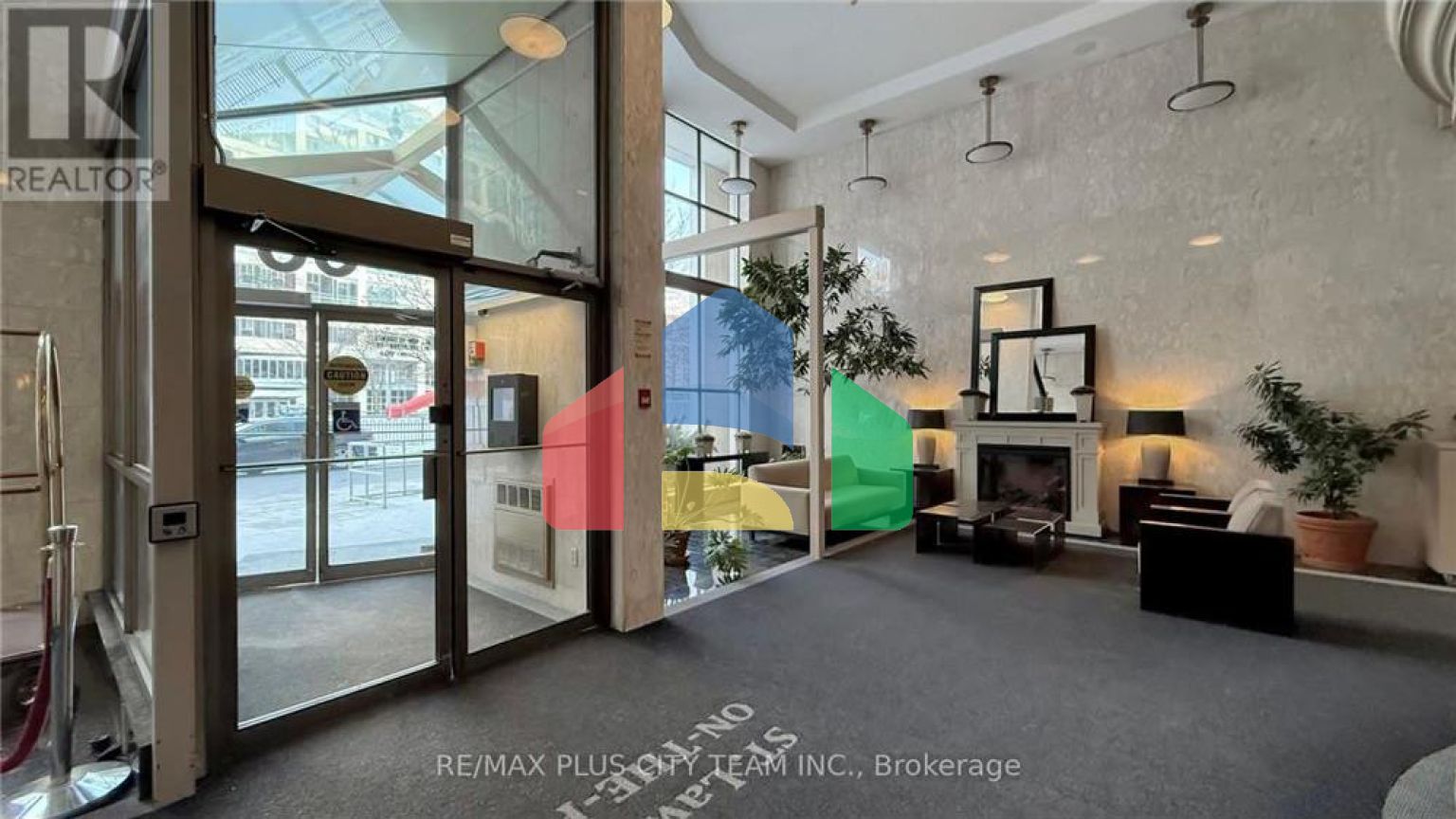 Residential - Single Family Home - Toronto, Canada - Canada