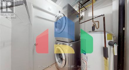 Residential - Single Family Home - Toronto, Canada - Canada