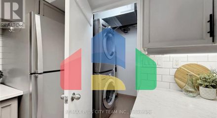 Residential - Single Family Home - Toronto, Canada - Canada