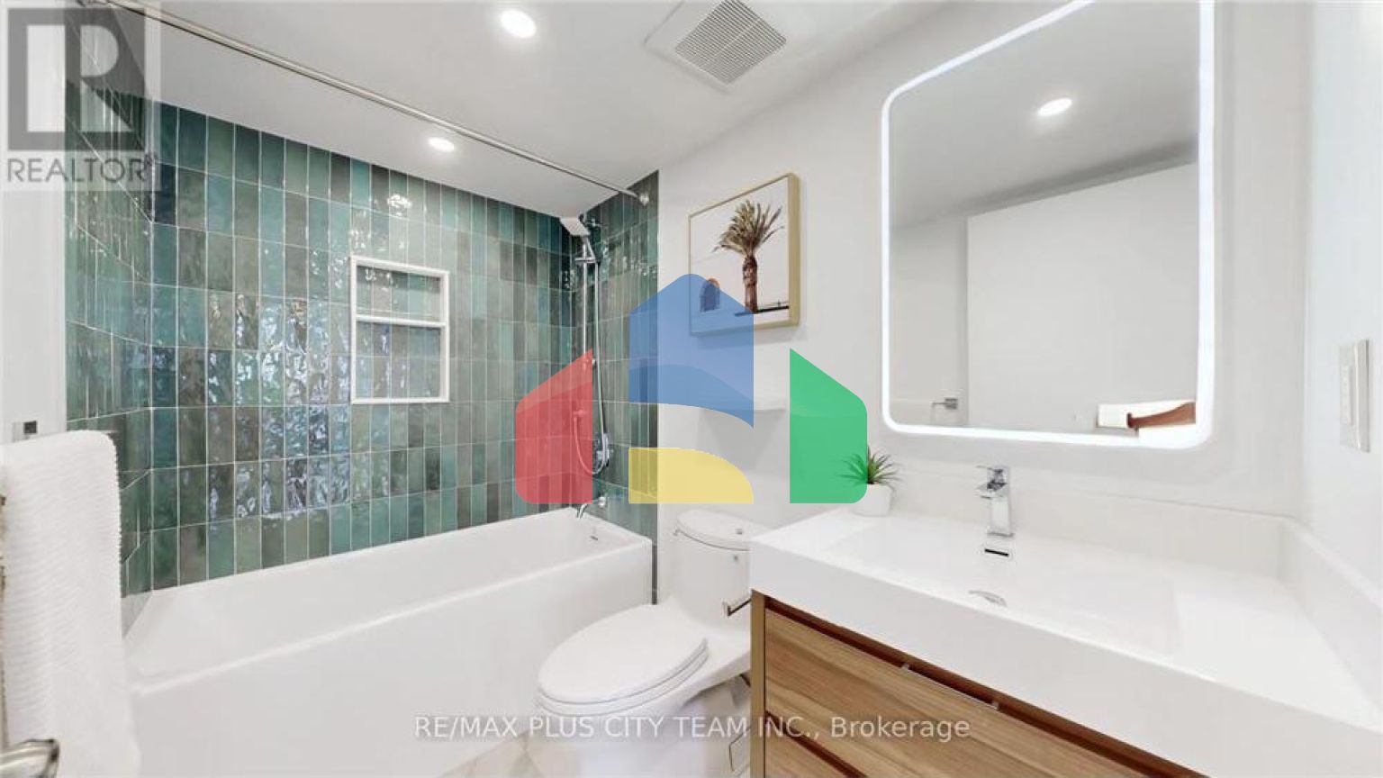 Residential - Single Family Home - Toronto, Canada - Canada