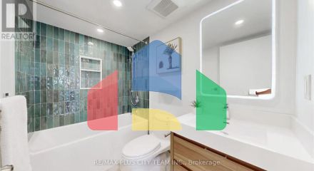 Residential - Single Family Home - Toronto, Canada - Canada