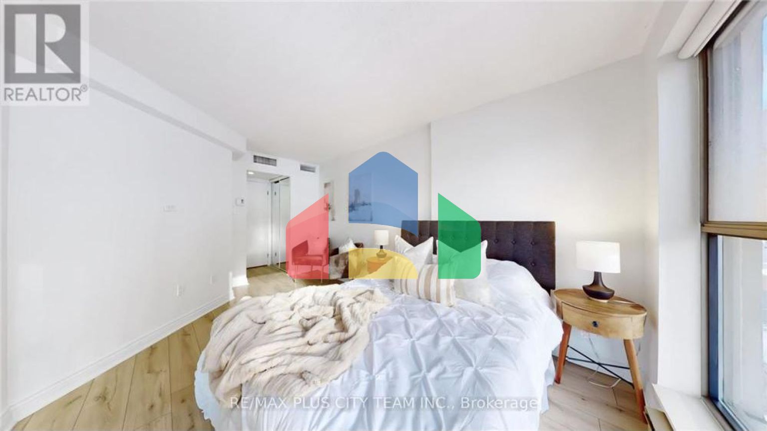 Residential - Single Family Home - Toronto, Canada - Canada