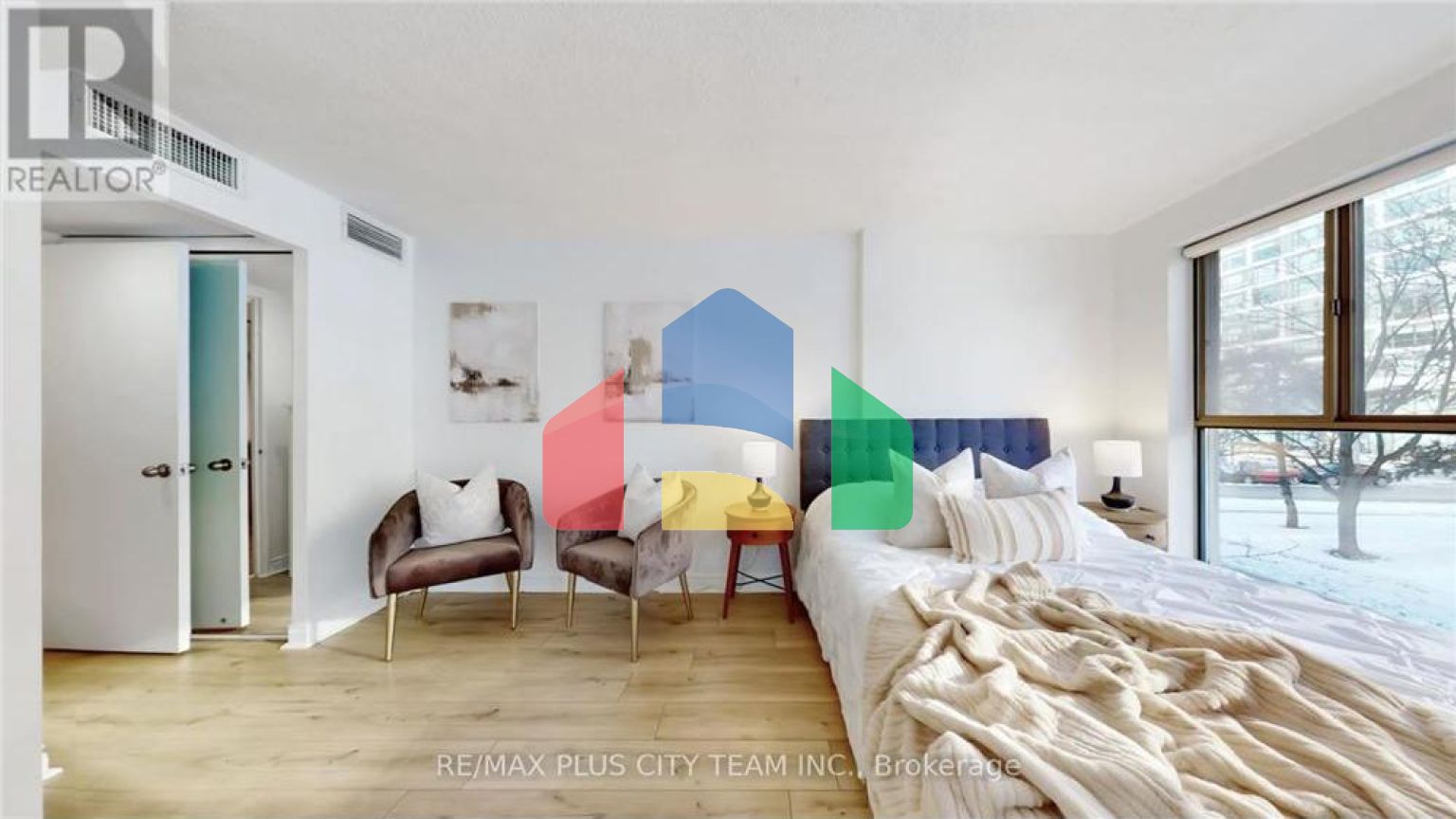 Residential - Single Family Home - Toronto, Canada - Canada