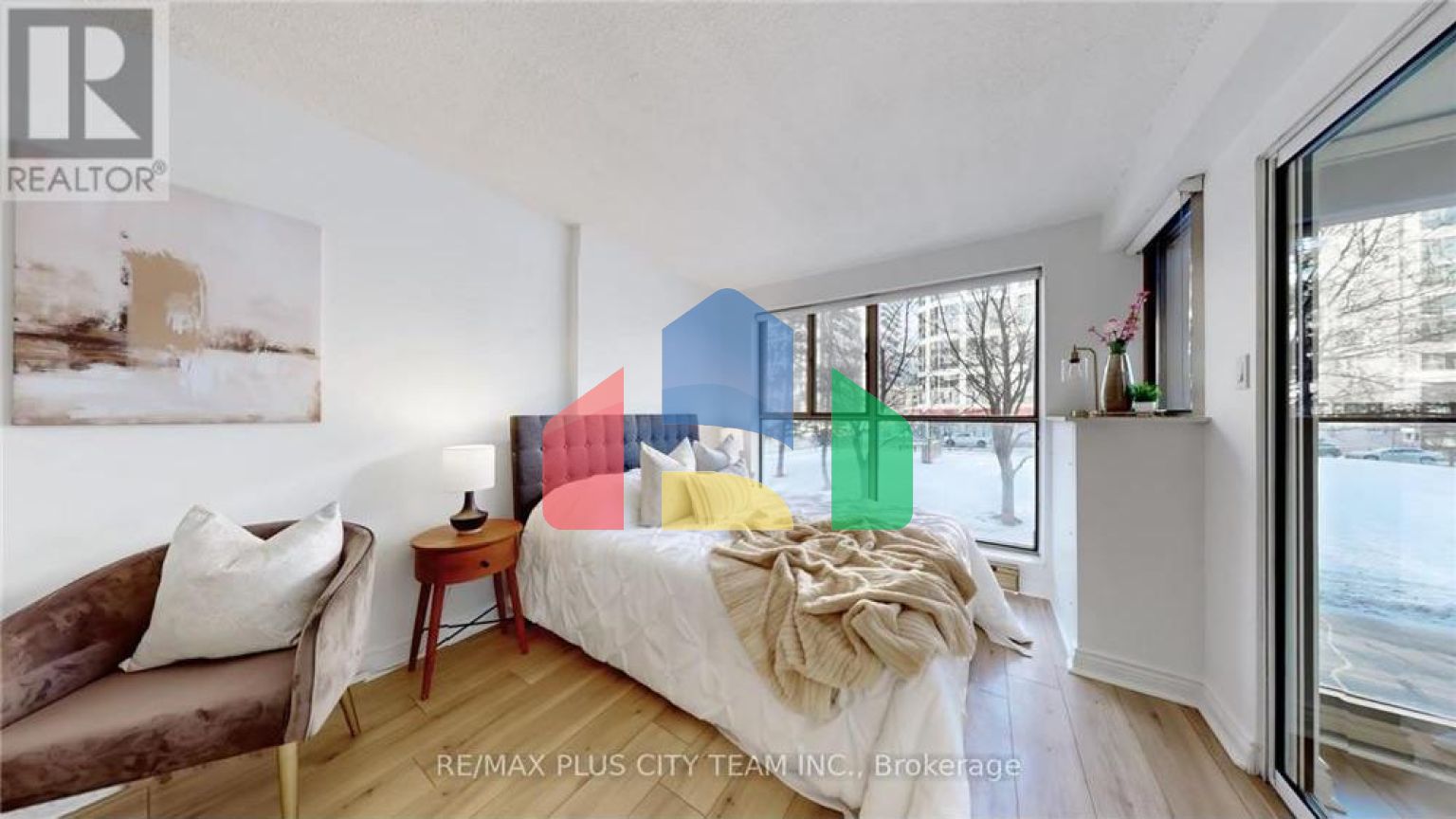 Residential - Single Family Home - Toronto, Canada - Canada