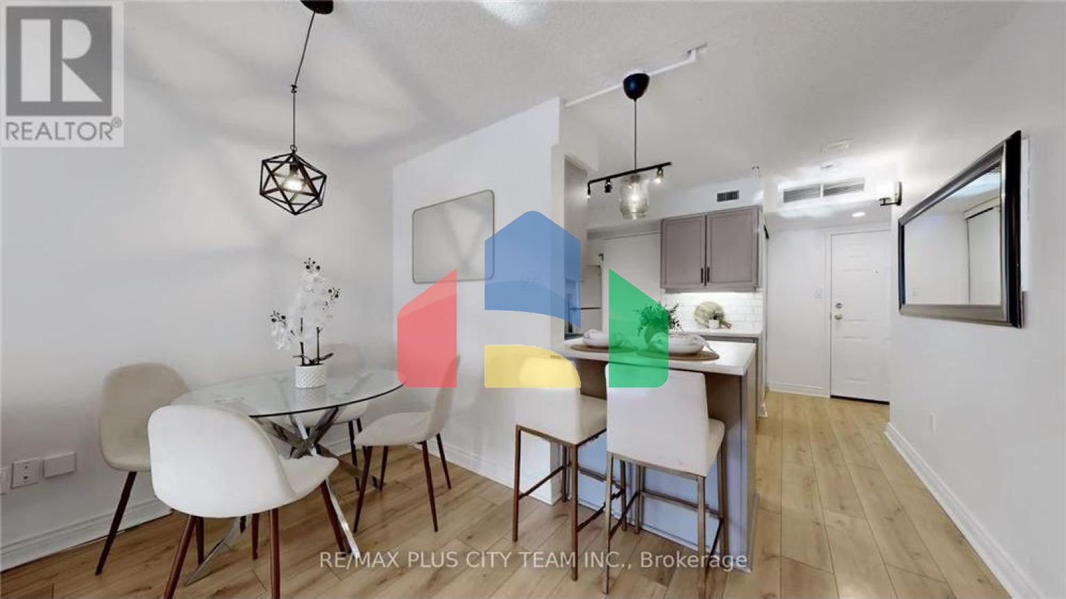 Residential - Single Family Home - Toronto, Canada - Canada