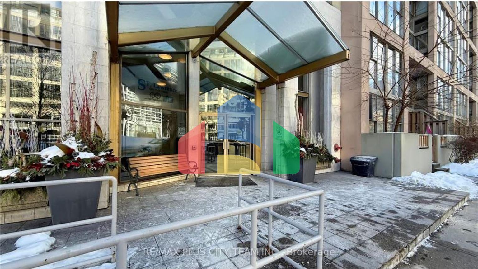 Residential - Single Family Home - Toronto, Canada - Canada