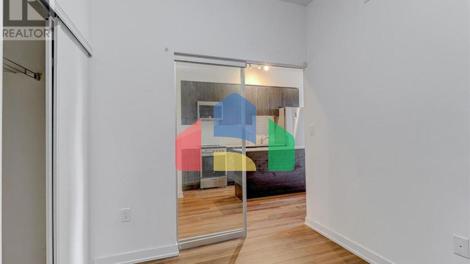 Residential - Condo/Apartment - Toronto, Canada - Canada