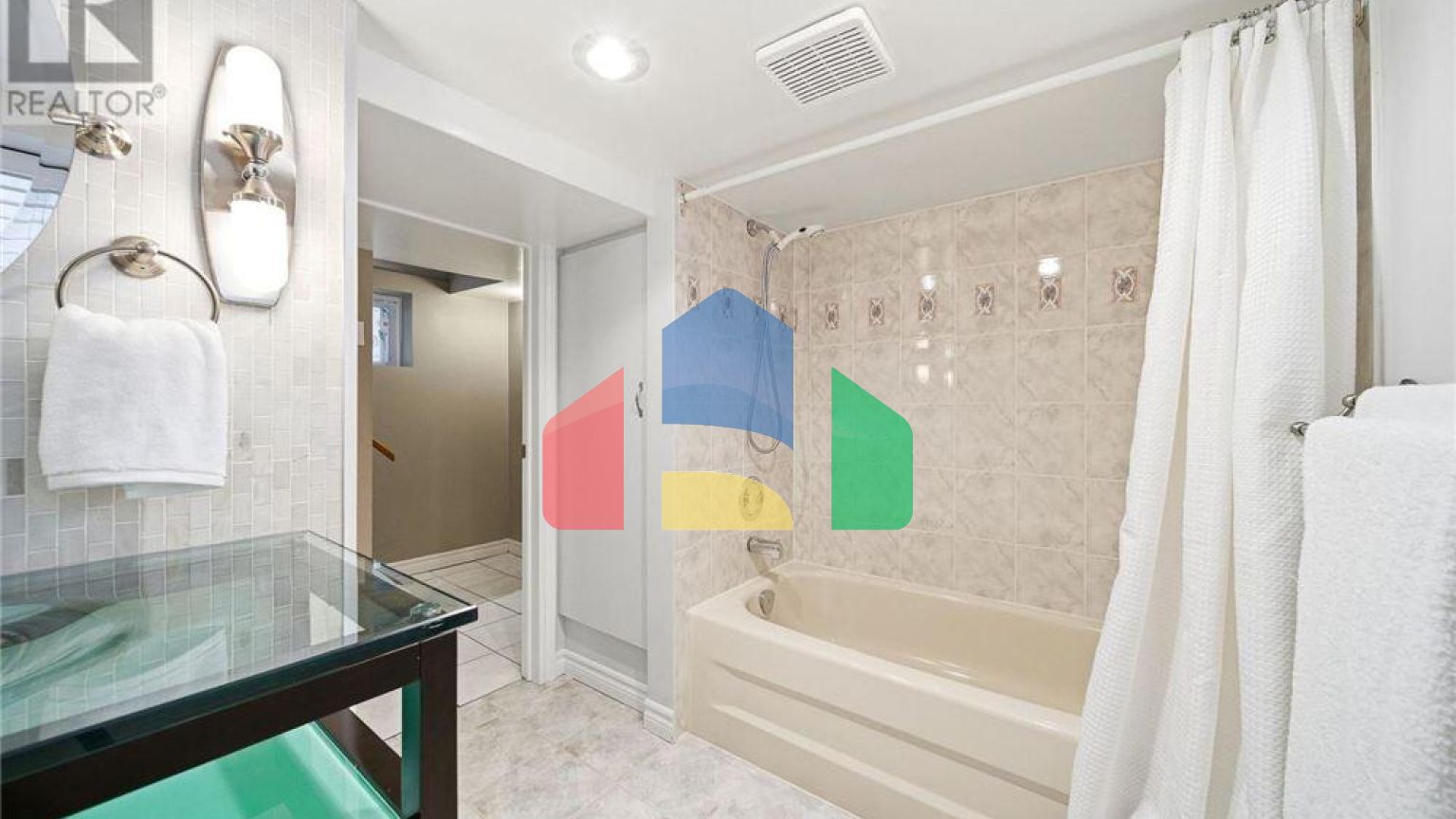 Residential - Single Family Home - Toronto, Canada - Canada