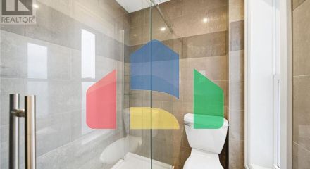 Residential - Single Family Home - Toronto, Canada - Canada